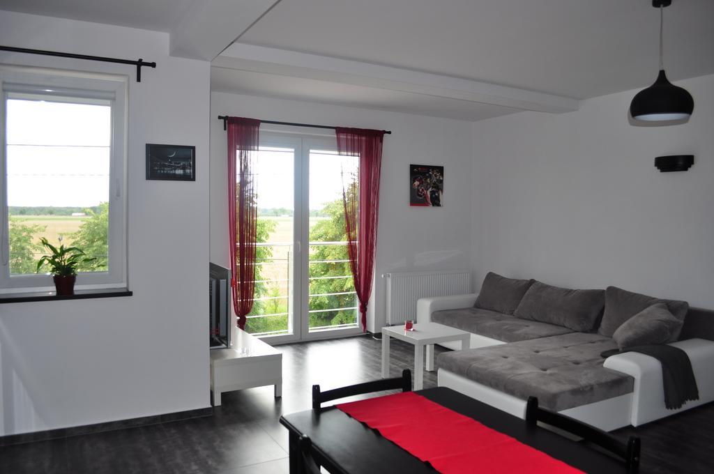 Apartament Scorpion Modlin Czosnow Exterior photo